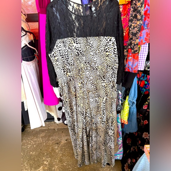 Bundle 2 for $30. NWT. Chic Black and White Leopard Print Jumpsuit. Size 2Xl. - Picture 1 of 8
